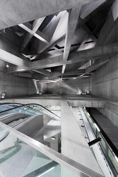 Estações de Metrô, linha M4 / sporaarchitects -  Estação Do Metrô