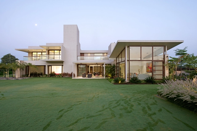 A Residência Urbana / Hiren Patel Architects - Casas