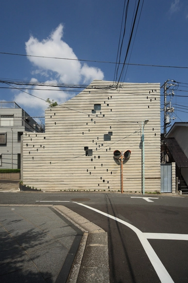 The Wall of Nishihara / SABAOARCH - Houses, Facade