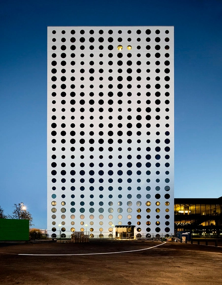 Quality Hotel Friends / Wingårdh Arkitektkontor + Karolina Keyzer - Hotels, Facade, Cityscape