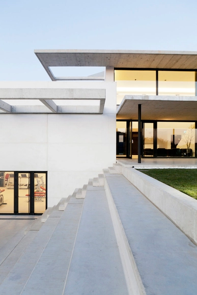 Proyecto Hombre / Elsa Urquijo Arquitectos - Centro De Rehabilitación