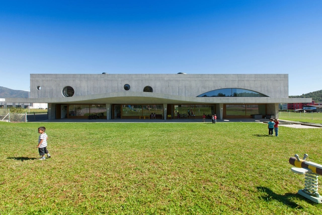 Jardín Infantil en Stabio / Studio WE - Kindergarten