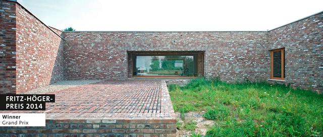Álvaro Siza Wins Fritz Höger's Top Honors for Innovative Use of Brick - Featured Image