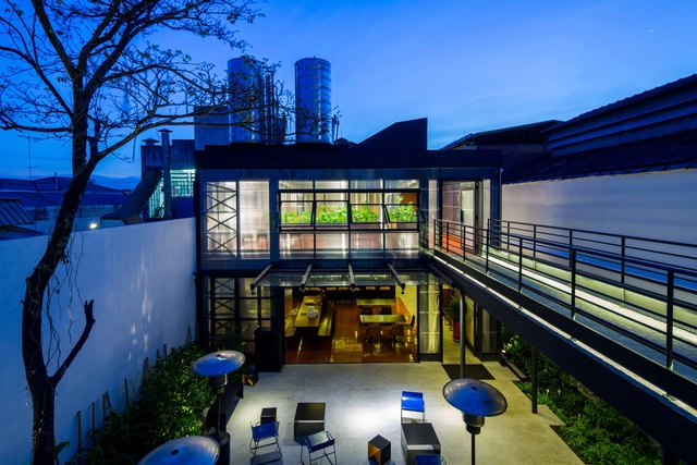 Restaurante Tuju / vapor arquitetura + Garupa Estúdio - Restaurantes E Bares, Fachada, Cadeira