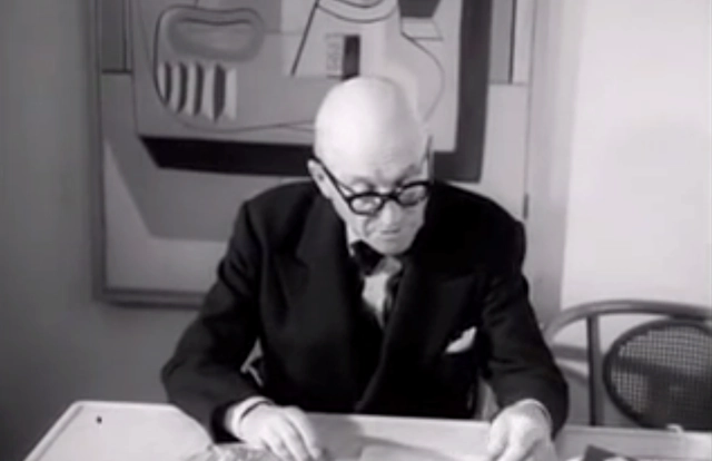 Filme raro mostra Le Corbusier discutindo poesia e sua obra em seu apartamento em Paris - Imagem de Destaque