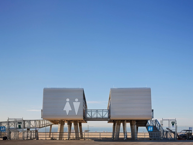 NYC Parks / Garrison Architects - Small Scale, Facade, Table, Coast