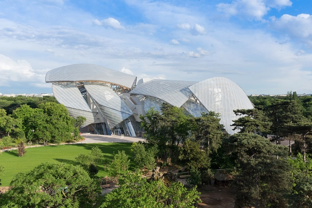 Fondation Louis Vuitton / Gehry Partners - Cultural Center