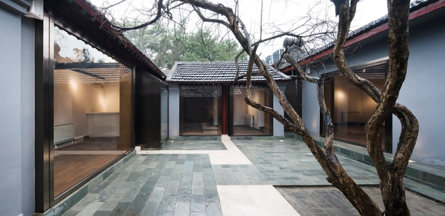 No. 18 Guan Shu Yuan Hutong / Atelier Liu Yuyang Architects - Renovation, Courtyard, Facade, Door