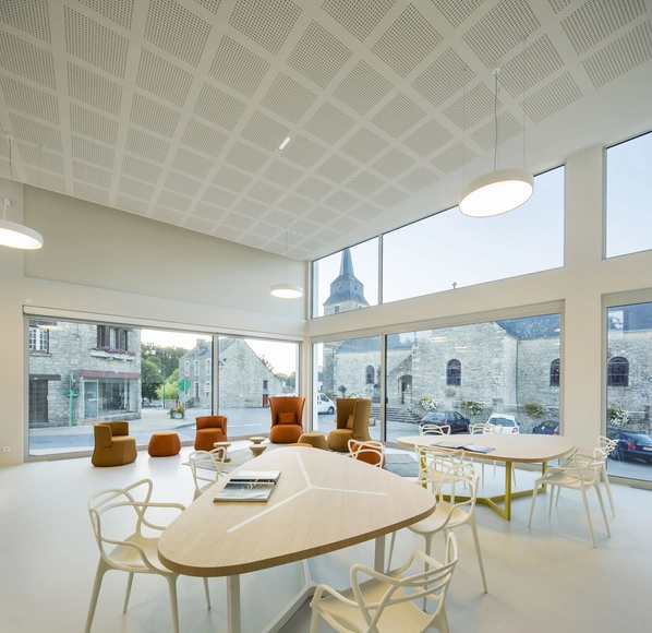 Mediateca de Monterblanc / Studio 02 - Bibliotecas