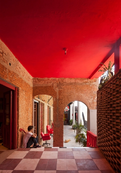 Casa Ilona / Grupo Culata Jovái - Casas