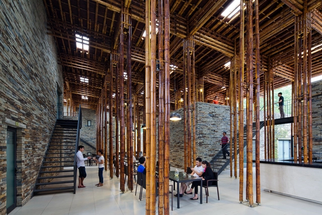 Restaurante Son La / Vo Trong Nghia Architects - Restaurant
