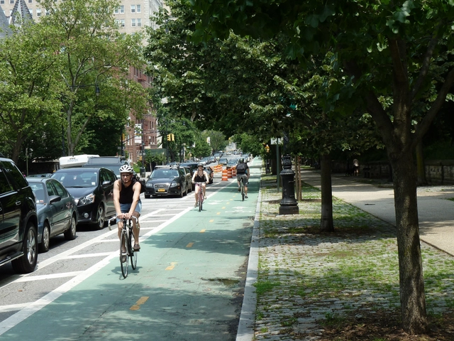 Guia de Desenho Urbano de Ciclovias: Conselhos da organização NACTO para um ciclismo urbano eficiente e seguro - Imagem de Destaque
