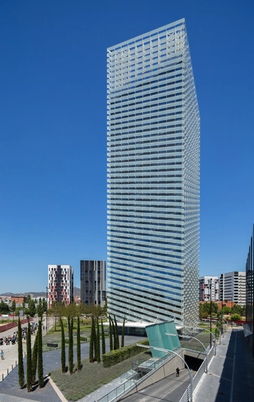 Torre Puig  / Rafael Moneo + Antonio Puig, Josep Riu GCA Architects + Lucho Marcial - Edifícios Institucionais
