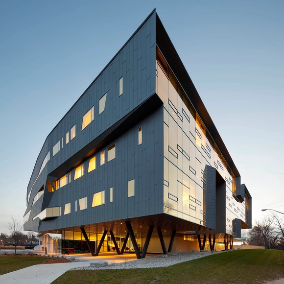 Centro Stephen Hawking no Instituto Perimeter de Física Teórica / Teeple Architects - Arquitetura Educacional