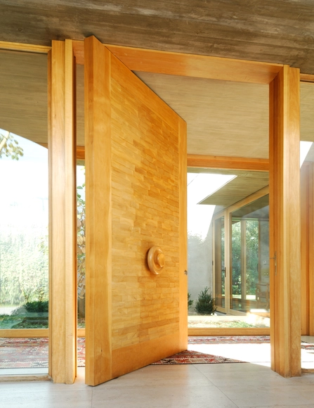Materiales: Puertas de Madera Maciza - Imagen Principal