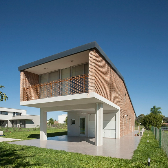 Casa Miraflores / Gerardo Caballero Maite Fernandez Arquitectos - Casas, Fachada