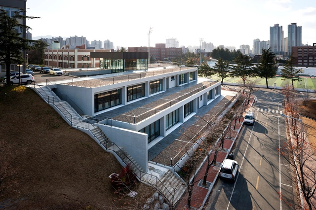Estúdio de Arquitetura KNU / ADF Architects - Arquitetura De Escritórios