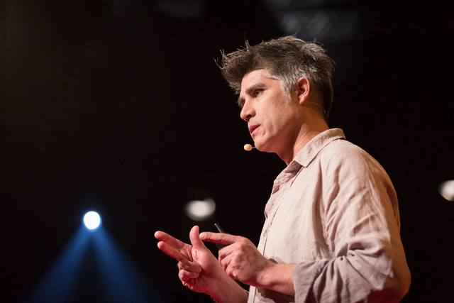 Alejandro Aravena en TED: '¿Mi filosofía arquitectónica? Hacer partícipe a la comunidad de los procesos' - Imagen Principal