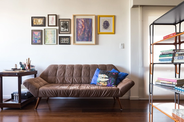 Apartamento Chaves / ILLA - Edifício De Apartamentos, Mesa, Iluminação
