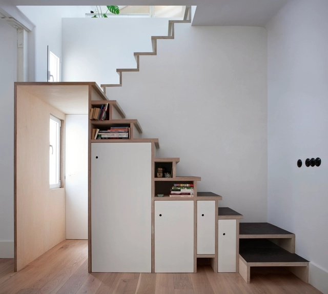  Apartamento Plywood Trio en Madrid / BUJ+COLÓN Arquitectos - Apartamentos, Fachada, Puerta, Escaleras, Barandas