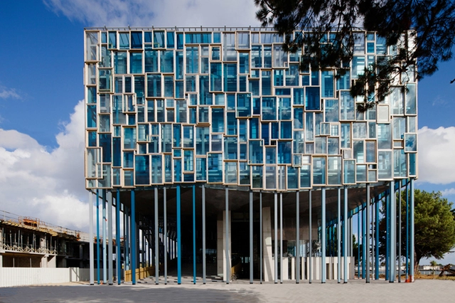 Casa Comunitaria de Lorient / Jean de Giacinto Architecture + Duncan Lewis Scape Architecture - Edificio De Oficinas