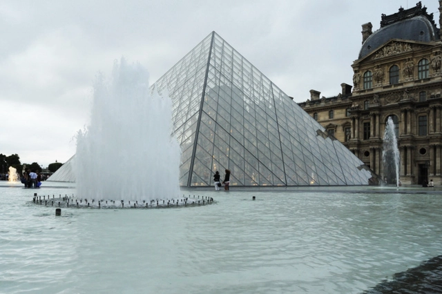 Museo del Louvre anuncia remodelación en icónica pirámide diseñada por I.M. Pei - Imagen Principal