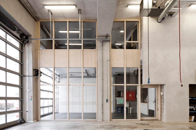 Estación de bomberos de la ciudad de Antwerp / Hub - Estación De Bomberos