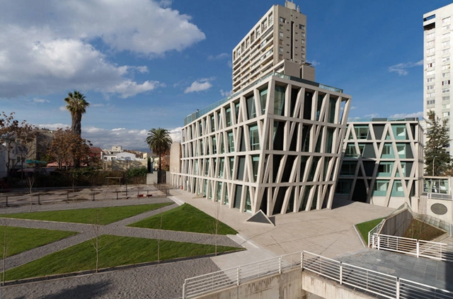FEN 大楼 / Marsino Arquitectos Asociados - 大学