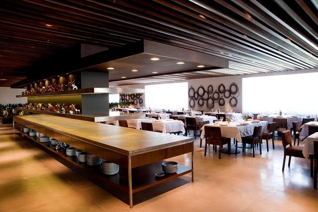 Rodeio Restaurant / Isay Weinfeld - Interior Design, Beam, Table, Chair