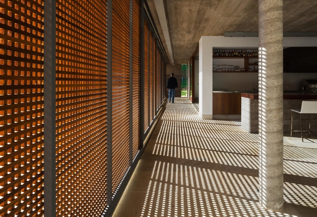 FT House / Reinach Mendonça Arquitetos Associados - Houses