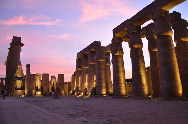 Parte 2: Iluminação monumental e artística de templos e tumbas do Egito faraônico por ACXT/ IDOM - Iluminação
