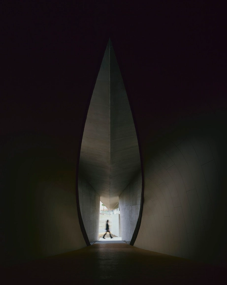 Hotel de Ecotono en Biwako - Sonido del Viento / Ryuichi Ashizawa Architects - Hoteles