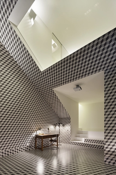 Snow Hotel  / 1990uao + Archigroup MA - Hotels Interiors