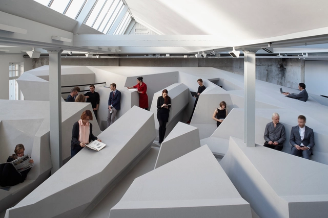 El Fin de la Silla / RAAAF - Interiores De Oficina