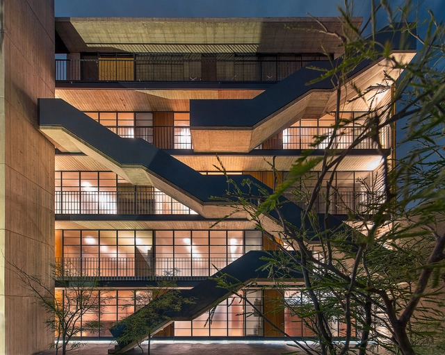 EGL1916 / Alvaro Moragrega arquitecto - Habitação Coletiva