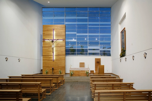 Capilla 22 de Abril / Echauri Morales Arquitectos - Imagen Principal