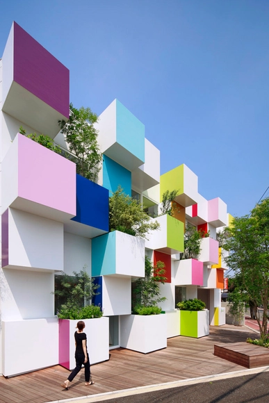 Banco Sugamo  Shinkin  - sucursal Nakaaoki / emmanuelle moureaux architecture + design - Banco
