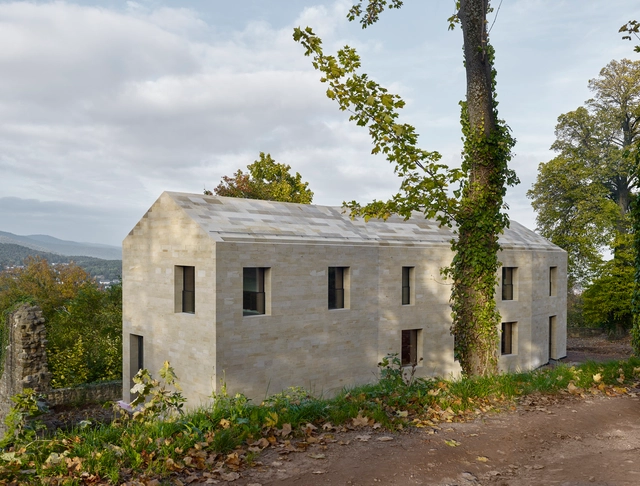 Edificio de entrada del castillo Hambach / Max Dudler - Patrimonio