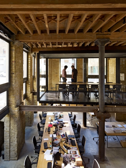 Golden Lane / Amin Taha Architects - Interiores De Oficina