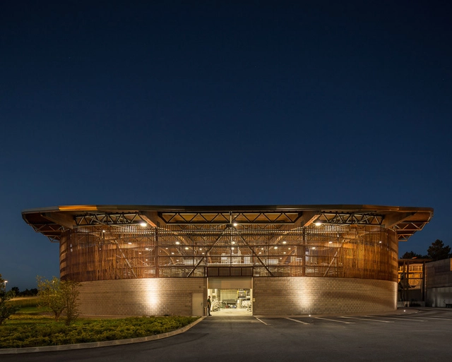 Winery / A.Burmester Arquitectos Associados - Winery