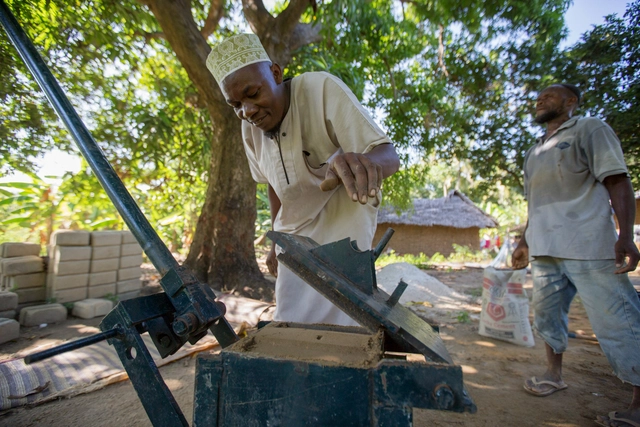 Cómo simples bloques de tierra pueden revolucionar la construcción en la isla africana de Pemba - Imagen Principal