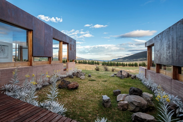 Casa Rumilahua / Luis López López  y Emilio López Herrera - Ampliação