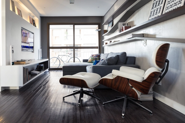 Apartamento JG / Moove Arquitetos - Edifício De Apartamentos, Porta, Viga, Mesa, Iluminação, Cadeira