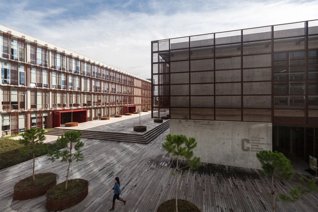 Universidad Parítima Piri Reis / Kreatif Architects - Universidad