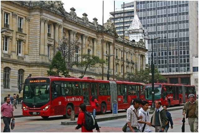 Abertas inscrições para bolsa de estudo internacional em mobilidade urbana sustentável - Imagem de Destaque