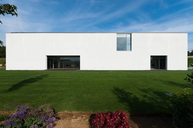 Casa na Póvoa / Luis Peixoto - Casas, Jardín, Fachada, Puerta