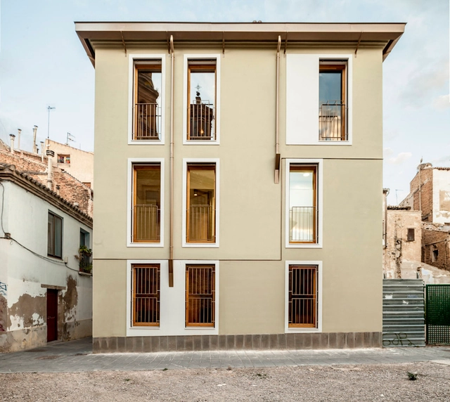 NKO Casa en Tudela / Lagula Arquitectes + Studio Ahedo  - Casas