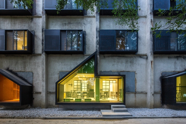 Youth Hotel of iD Town / O-office Architects - Exterior Photography, Renovation, Facade