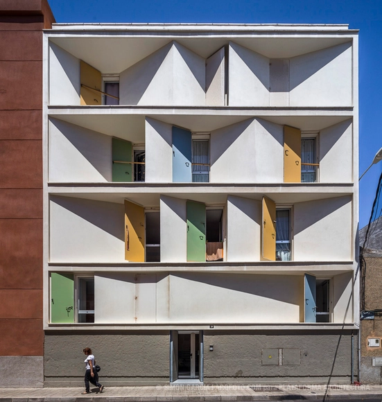 8 Inscribed Houses and Three Courtyards / Romera y Ruiz Arquitectos - Apartments