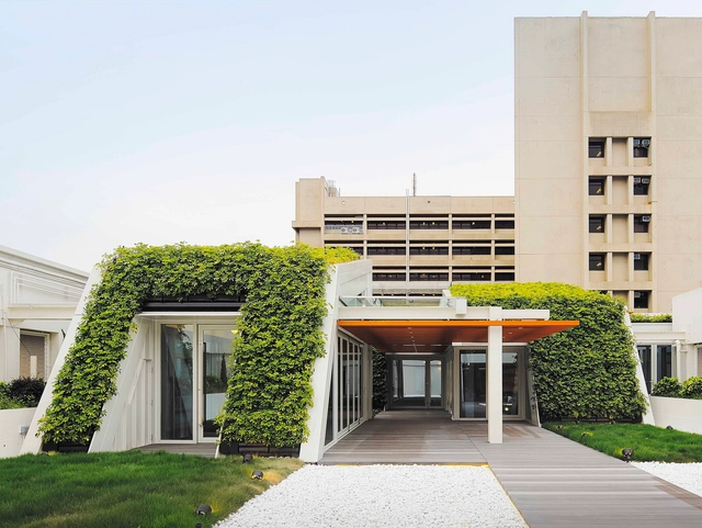 Centro de Vida Saludable SK Yee / Ronald Lu & Partners - Centro De Salud